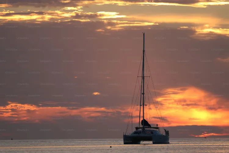 2-Hour Private Sunset Sailing Experience in Cascais